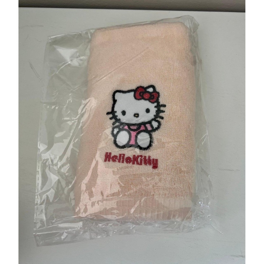 The Crème Shop x Hello Kitty 2-in-1 Fusion Body Scrub and Face Towel NEW - Picture 4 of 4